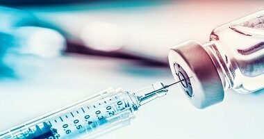 Reino Unido aprova vacina da Pfizer; vacinação pode começar na próxima semana