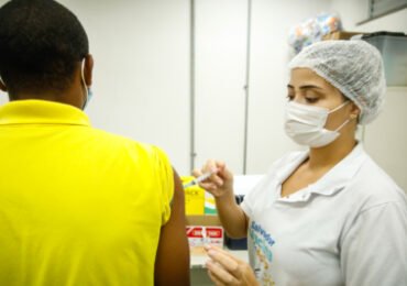 Vacinação contra Covid-19 segue em Salvador nesta terça (12)