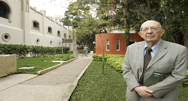 Morre em São Paulo Isaías Raw, médico e ex-diretor do Instituto Butantan