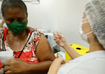 Estratégias de vacinação em Salvador serão retomadas na segunda (10)
