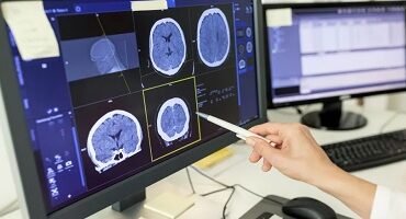 Médicos investigam novos casos após misteriosas infecções cerebrais em crianças nos EUA