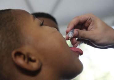 Oito imunizantes do calendário infantil registram alta em 2023